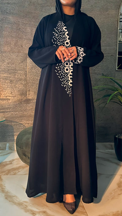 عباية غَيْم، ملكي بتفاصيل تطريز راقية — A10