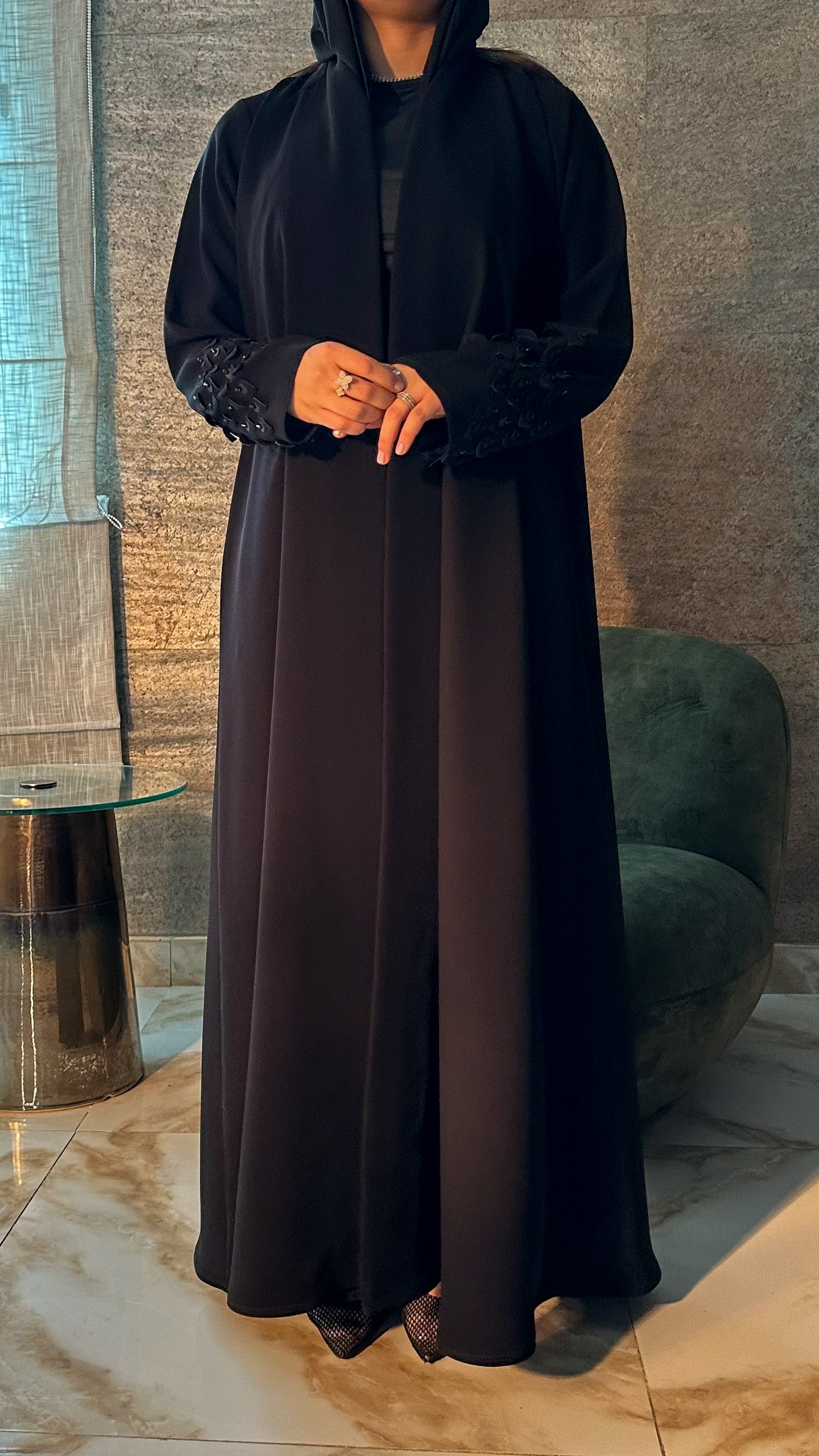 عباية كريب أسود — A25