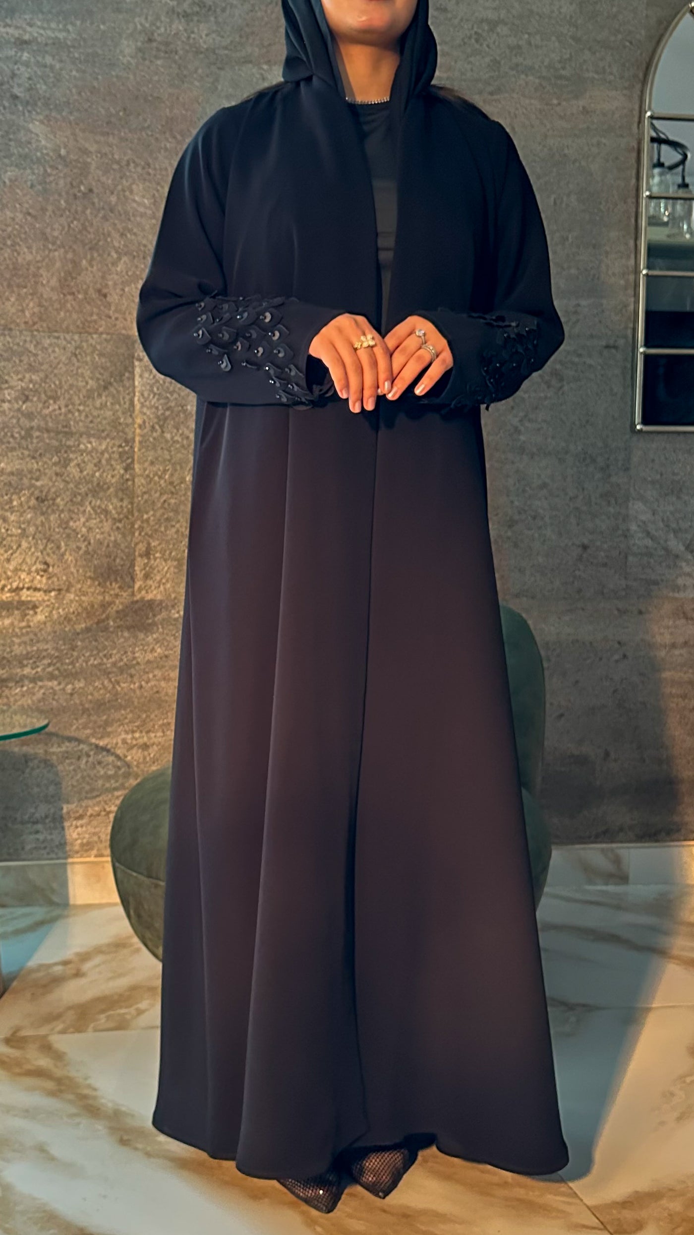 عباية كريب أسود — A25