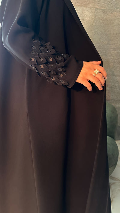 عباية كريب أسود — A25