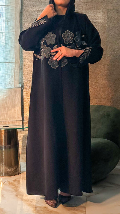 عباية وردة، سيراميك خفيف بتطريز أنيق — A11