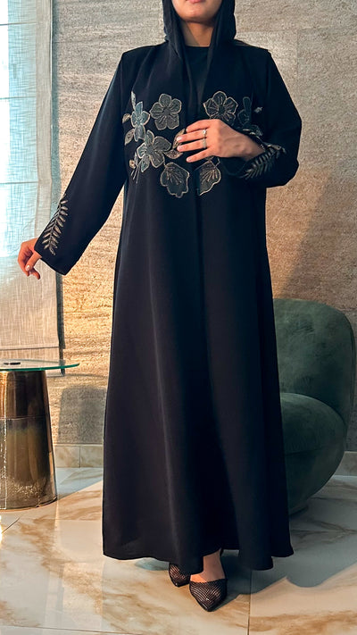 عباية وردة، سيراميك خفيف بتطريز أنيق — A11