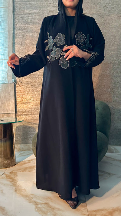 عباية وردة، سيراميك خفيف بتطريز أنيق — A11