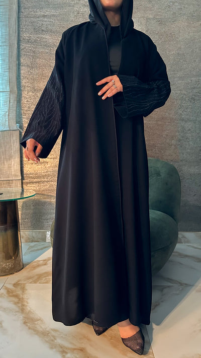 عباية كتان مطرّز أسود — A24