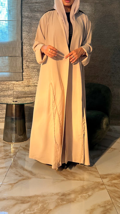عباية نُور، كريب بيج ثقيل — A16