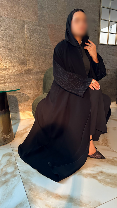 عباية كتان مطرّز أسود — A24
